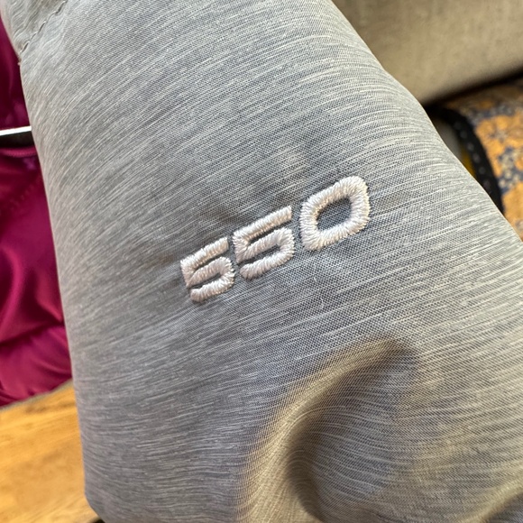 LIGHT GREY NORTH FACE 550 YOUTH  puffer COAT - Picture 2 of 13